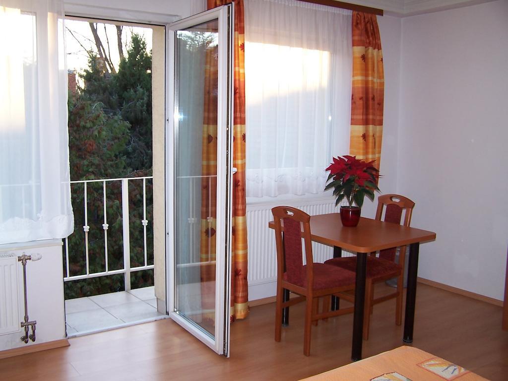 Akácia Apartman Budapest Habitación foto